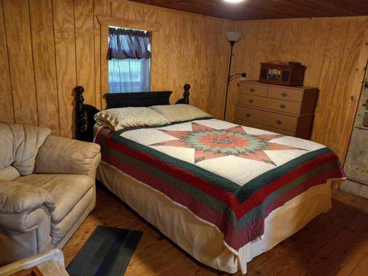 Adorable 1 Bedroom Honey House Rusk Exterior foto